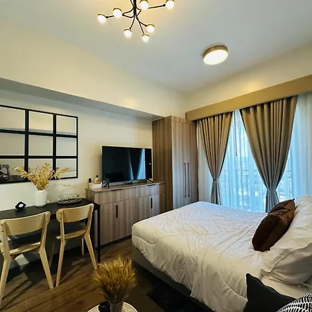 Grand Residences Condotel With Balcony
