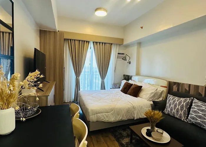 Grand Residences Condotel With Balcony